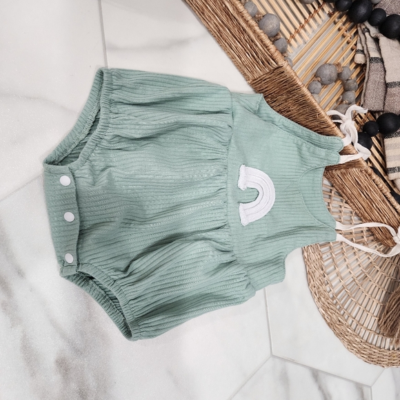 Cutest ever baby girls 6-12 mo. light green/ blue ribbed romper with rainbow 🌈 - Picture 13 of 16